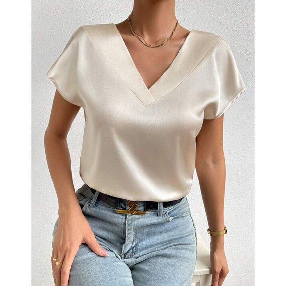 Glamours Champagne V Neck Blouse Batwing Sleeve - Picture 2 of 6